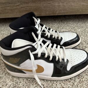 Jordan Athletic Shoes Black White Gold